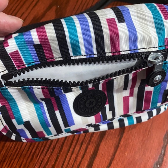 🆕Kipling Sabian Mini Crossbody, Urban Stripe - Picture 3 of 7